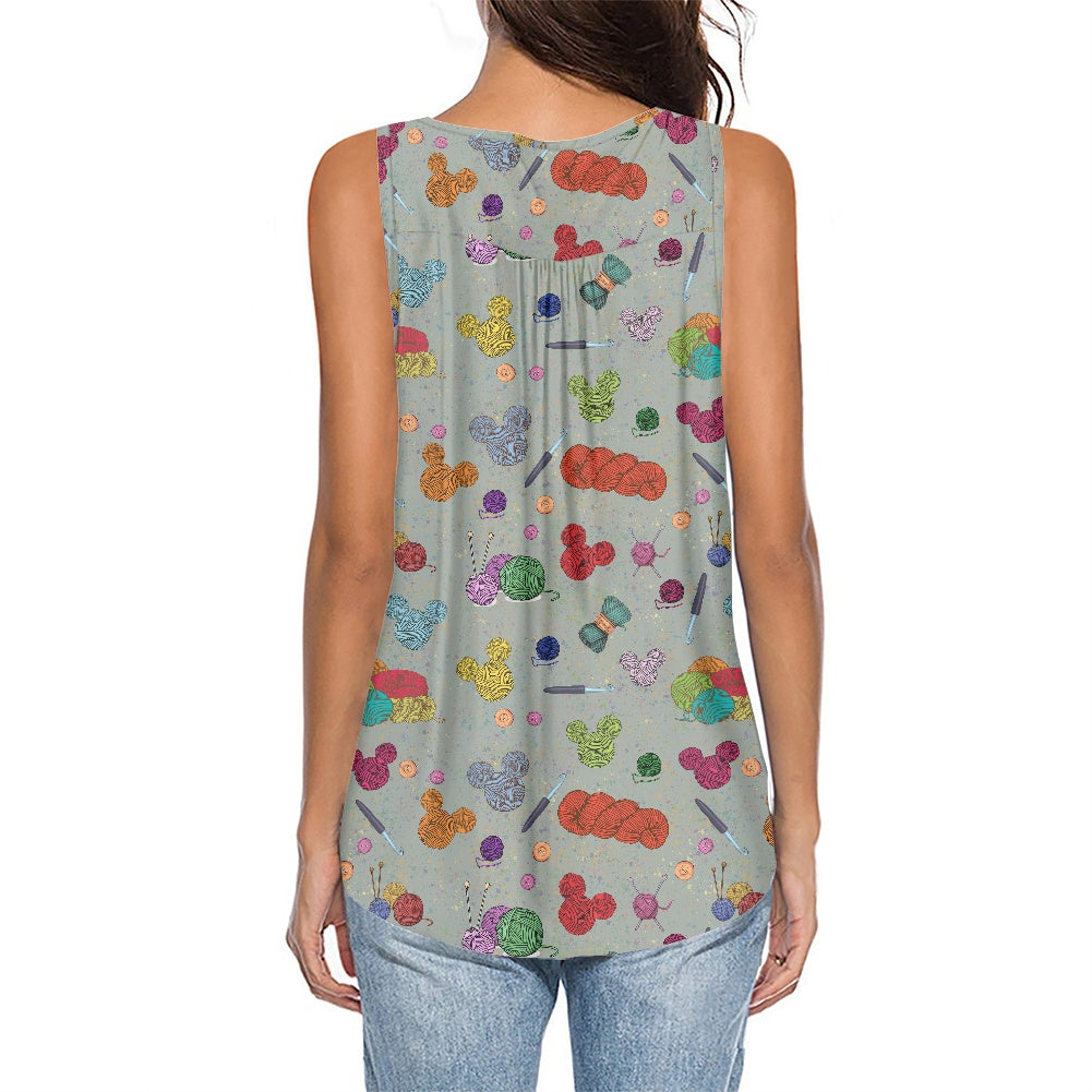 Mouse Yarn Women's Sleeveless V-Neck Top